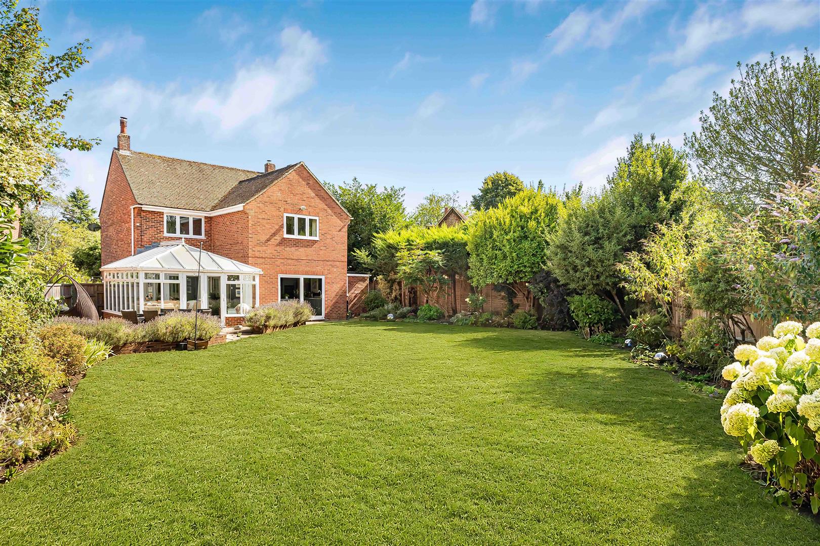 4 bed property in Cherry Tree Close, Henley-On-Thames